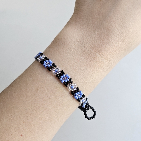 Beaded Flowet Bracelet in Blue and Black - Picture 7 of 13